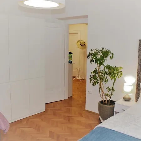 Prostran , Renoviran Apartman Lota