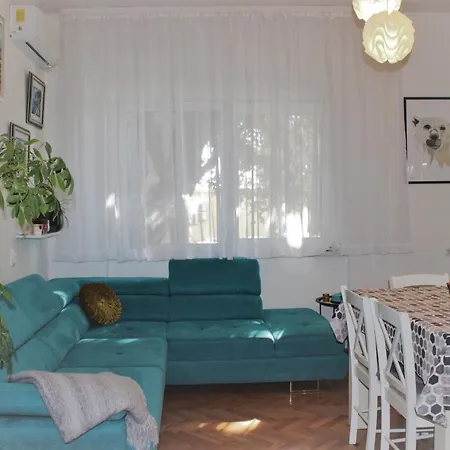 Prostran , Renoviran Apartman Lota