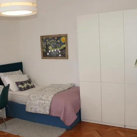 Prostran , Renoviran Apartman Lota * سبليت