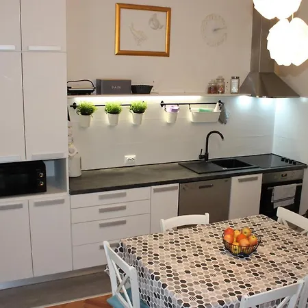 Prostran , Renoviran Apartman Lota