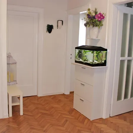 Prostran , Renoviran Apartman Lota Διαμέρισμα Σπλιτ